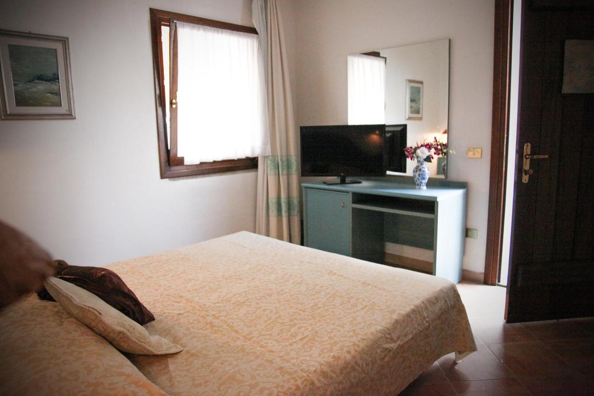 Hotel Micalosu Cannigione Δωμάτιο φωτογραφία